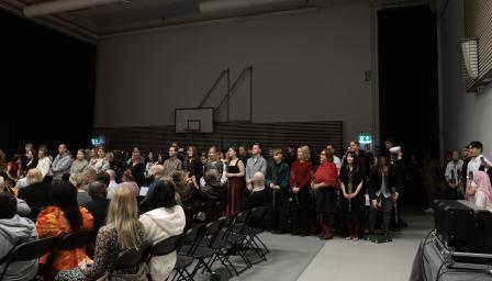 Omnian valmistujaisissa opiskelijat julistettiin ammattilasiksi