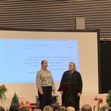 Laulajat Jutta Niemi ja Laura Osala