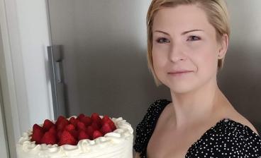 Ellen Saariniemi pyörittää kotileipomo Ruusupuuta.