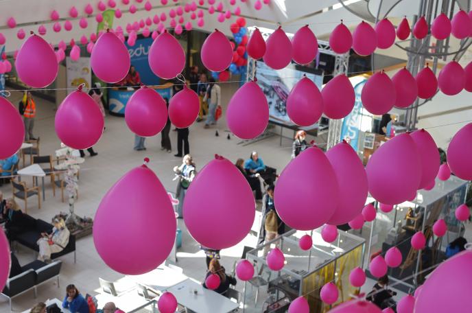 SAKUstars2026 Tredun kisatoimisto ja ilmapallokoristeet.